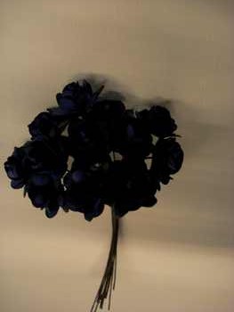 bosje bloemen donker blauw - Klik op de afbeelding om het venster te sluiten
