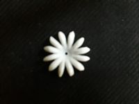 Kralenboom kunststof bloem 01 wit 3 cm zakje inhoud 10 stuks - Klik op de afbeelding om het venster te sluiten